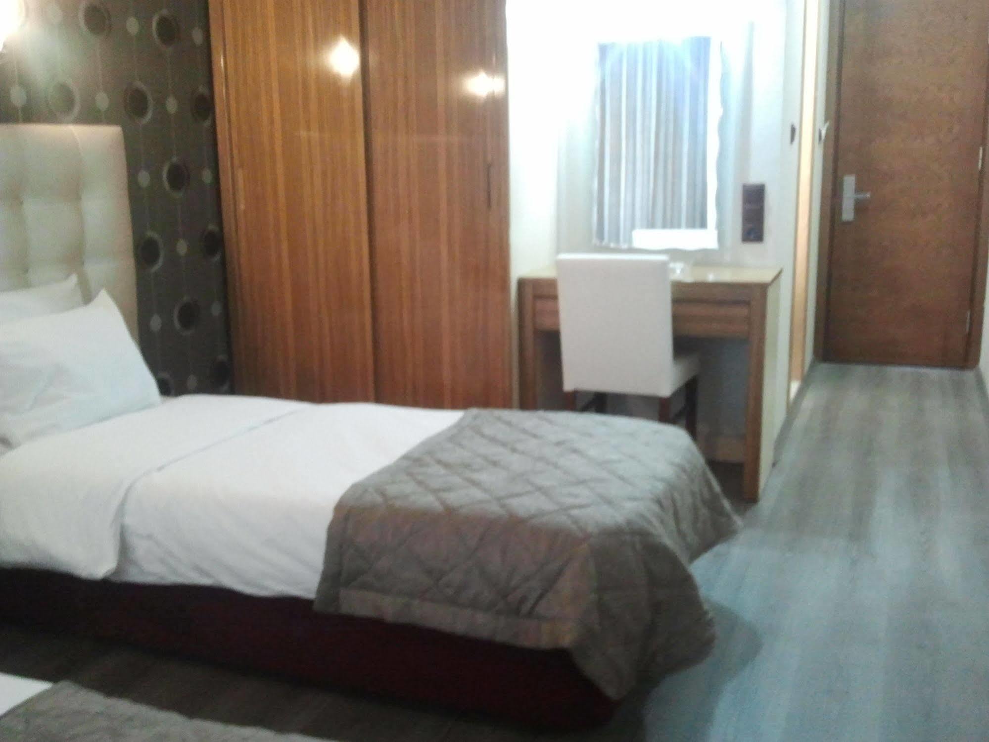 Hotel Kocaman İzmir Ngoại thất bức ảnh